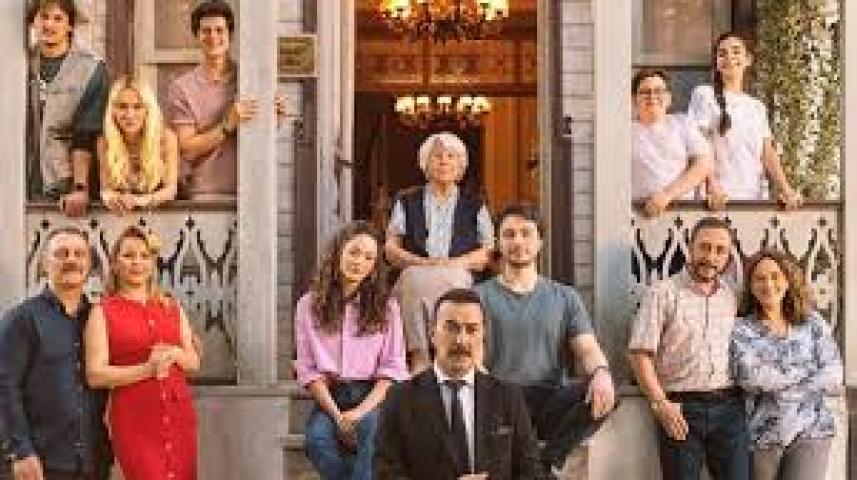 مسلسل السعادة العائلية الحلقة 1 مترجمة ماي سيما